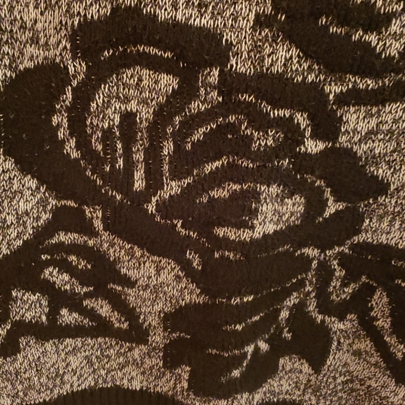 GAP pullover Sweater - Picture 3 of 6